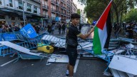 Más de una veintena de policías heridos en las protestas propalestinas de La Vuelta en Madrid