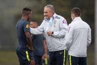 “Es prioridad”: Tite encabeza la lista de candidatos para dirigir a la Vinotinto tras el fracaso del Bocha Batista