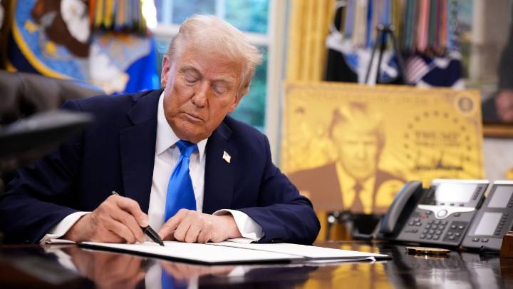 Trump targets H-1B visa with $100,000 fees – NBC Bay Area