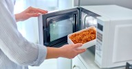 Eliminate food stains from plastic containers in seconds with woman's easy hack