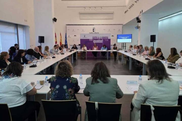 Estrategia frente a la trata y un «mapeo» con cifras de mujeres afectadas, primeros pasos de la mesa regional