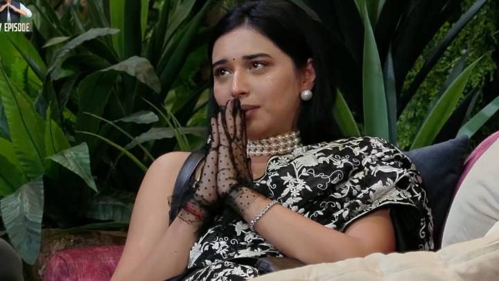 Bigg Boss 19: Tanya Mittal Feels Betrayed As Mridul Tiwari Gossips About Her 'Ex