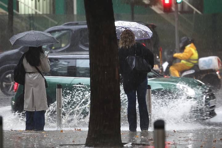 Cataluña activa la alerta roja por fuertes lluvias de hasta 180 litros en tres y cuatro horas