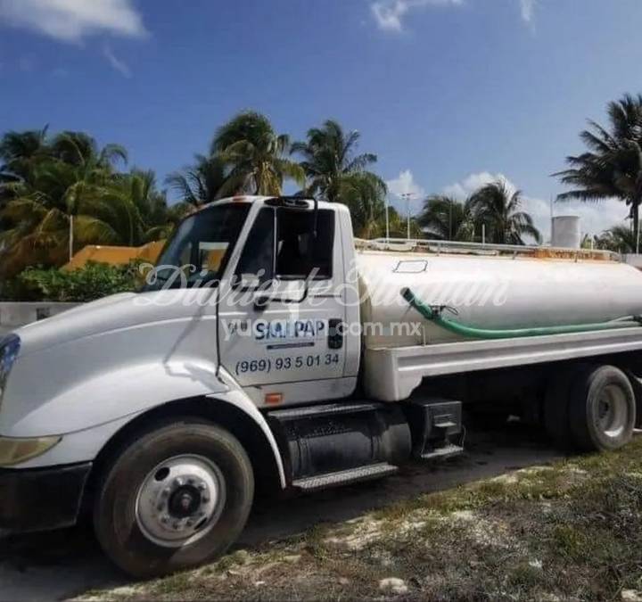 Pasan apuros  en Chicxulub Puerto por  la falta de agua potable