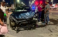 Autos chocan y vuelcan en la Zona Industrial