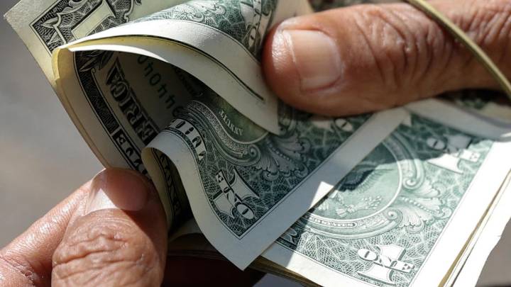 El dólar oficial remontó a 171,84 bolívares y el euro superó los 200 Bs.