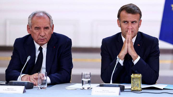 France’s government is on the brink of collapse, again