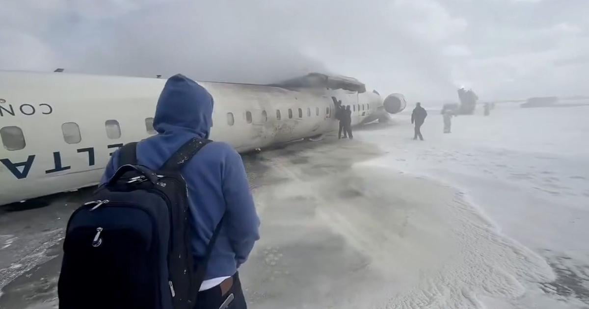 FAA tells airlines to do more to make sure passengers don’t try to evacuate with their carry