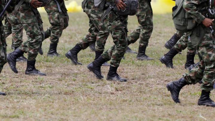 Rescatan a 27 de los 72 militares colombianos secuestrados en zona controlada por guerrilleros, informó el Ejército