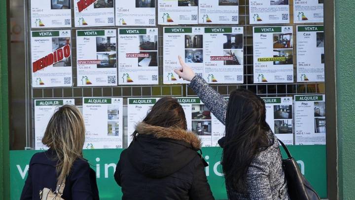 Andalucía ampliará su línea de avales para acceder a la primera vivienda tras rebasar los 2.100 beneficiarios en dos años