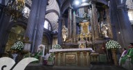 Arzobispo de Puebla hereda a la catedral altar, ambón y cátedra de mármol