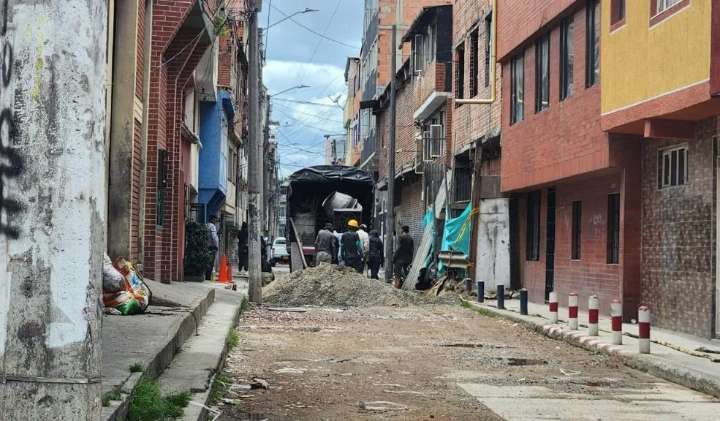 ¡Qué dolor! Madre halló a su hijo muerto dentro del apartamento