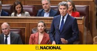 Feijóo acusa a Sánchez de tener "miedo" a acabar en los juzgados y él defiende un "gobierno limpio"