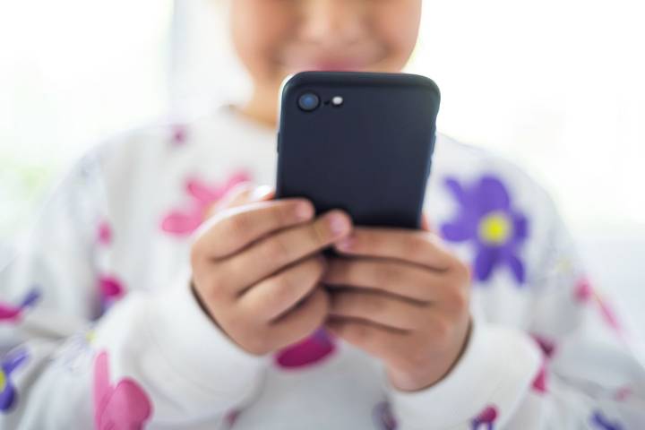 Mom Discovers Mother-in-Law Secretly Got Daughter an iPhone