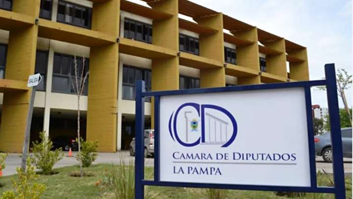 Diputados trata modificaciones en el Consejo de Ciencias Económicas