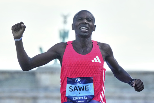 Sebastian Sawe gana el maratón de Berlín, pero el calor se interpone en su intento de récord