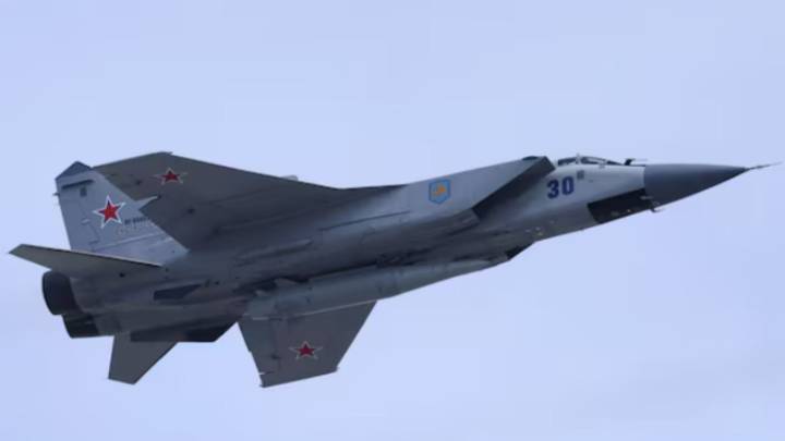 Three Russian MiG fighter jets violate Nato airspace in ‘unprecedented’ incursion just weeks after Poland drone clash