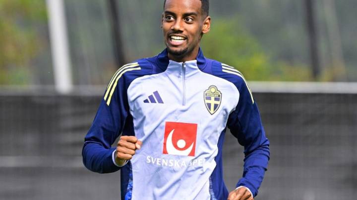Liverpool to slowly integrate Isak into team after record move from Newcastle