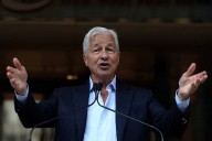 JPMorgan CEO Jamie Dimon warns of a cloudy U.S. economic outlook