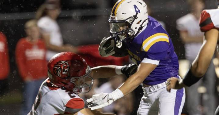 With a loud boom after every TD, Curtis Fox and Laurel celebrate homecoming