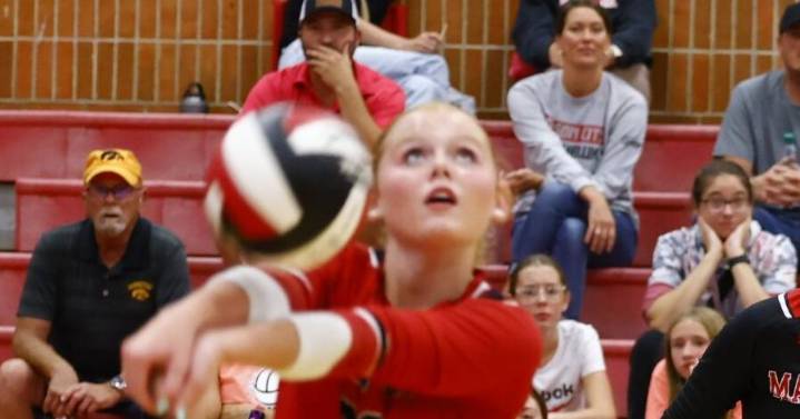 High School Volleyball: Mason City stopped by Des Moines Roosevelt