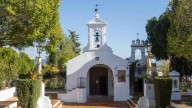 El pueblo de Sevilla donde el «alcalde» recibe a sus vecinos en un santuario