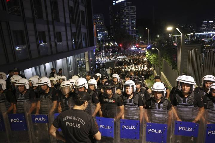 Turkey blocks opposition rally in Istanbul as tensions rise over appointment of trustee