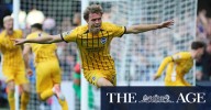 Liverpool, Chelsea and Man United lose on day of late drama