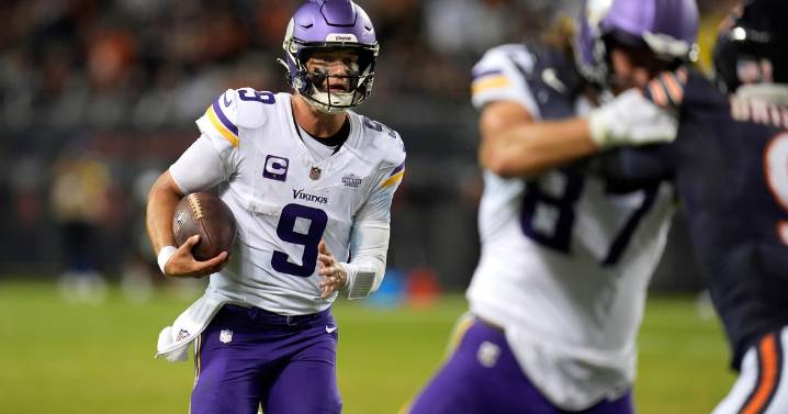 Vikings ground game gives McCarthy's debut a late and vital boost in opening victory vs. Bears