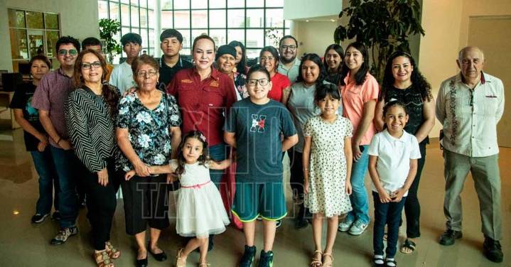 Respaldan ciudadanos trabajo de Carmen Lilia en su Primer Informe de Gobierno
