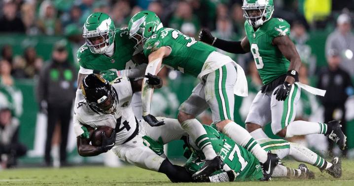 Report: Eagles RB Will Shipley sustained broken rib vs. Cowboys