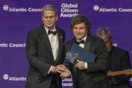 Trump tiende la mano a Argentina y se la niega a Brasil