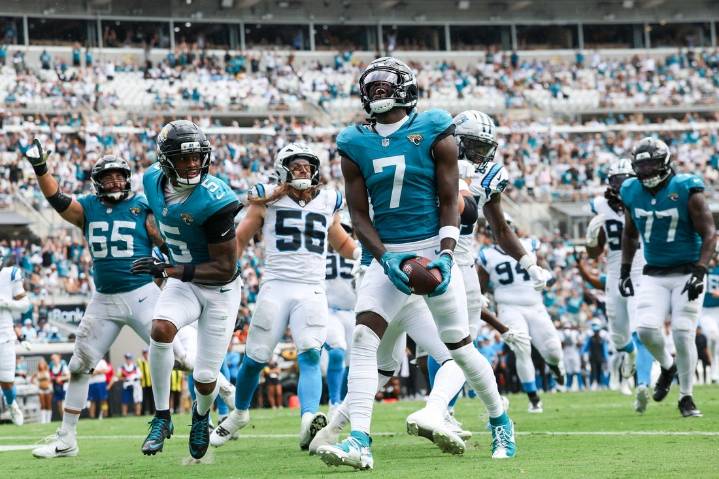 Deadspin | Jaguars WR Brian Thomas Jr. 'good' to go vs. Texans