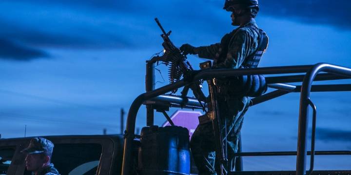 15 de septiembre en Sinaloa: ocho detenidos, un civil abatido y un incendio en Taste El Fresno