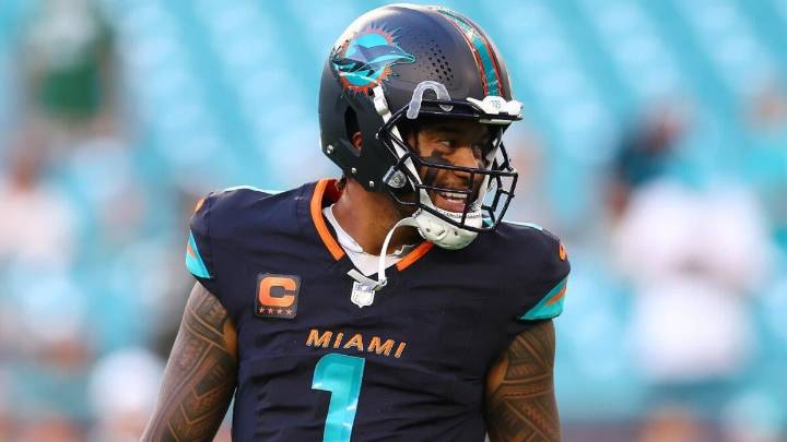 Dolphins wearing new dark water 'Rivalries' uniform on 'Monday Night Football' vs. Jets