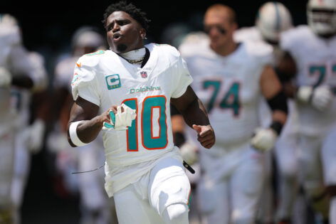 Tyreek Hill’s Fate Confirmed as Tua Tagovailoa Sends Clear Message to Dolphins Locker Room – Insider Tyreek Hill’s decline sparks Devante Adams comparisons as Tua Tagovailoa stresses his apology and f