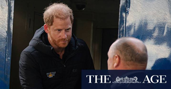 Prince Harry makes surprise visit to Ukraine