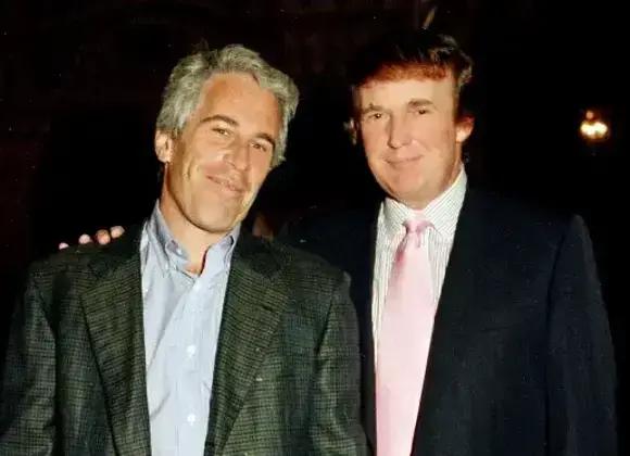 ‘Es un tema terminado’, Trump evita aclarar si escribió carta a Epstein; ¿Qué dice?