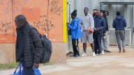 El Gobierno de Ayuso se suma a la petición de Alcalá para cerrar el centro de migrantes