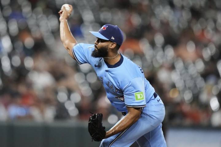 Blue Jays visit the Yankees to open 3