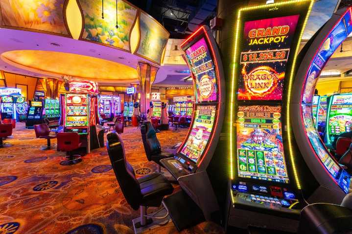 New England casino winner: $10 bet ends in jackpot worth more than $100,000