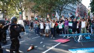 Miles de manifestantes propalestina invaden las calles de Madrid y obligan a cancelar la última etapa de la Vuelta España