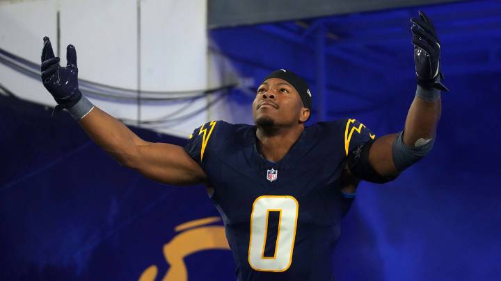 Chargers’ Daiyan Henley questionable for MNF with illness