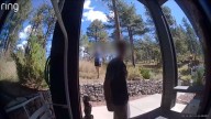 Timbre con cámara capta a menores huyendo de tiroteo en Colorado