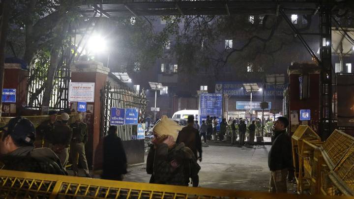 Al menos 29 muertos y 50 heridos deja una estampida en un mitin de reconocido actor y político en India