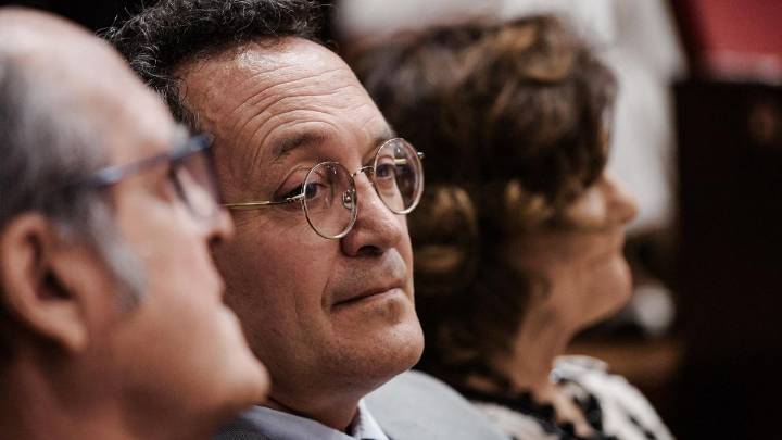 El fiscal general desoye las críticas y acude a la apertura judicial en pleno choque entre poderes