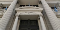 Si el dólar se acerca a los $1.470, el techo de la banda cambiaria, ¿el mercado se animará a desafiar al BCRA?