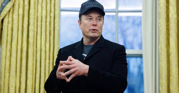 Starmer Called to Consider Sanctions on Elon Musk After 'Dangerous Remarks'