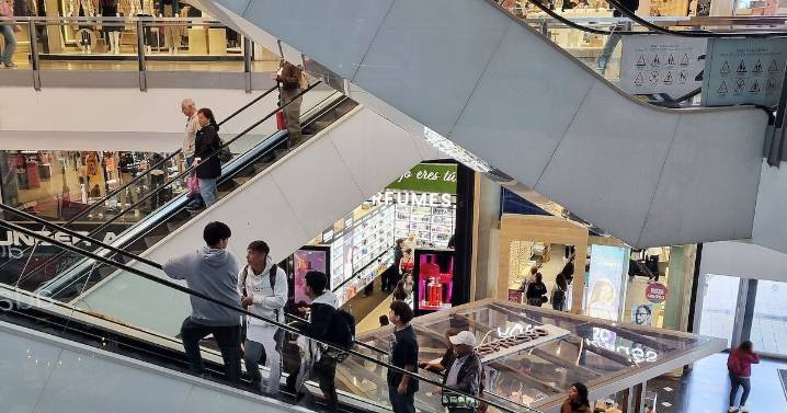 La actividad del comercio mantiene su ritmo en agosto y anota 17 meses consecutivos al alza