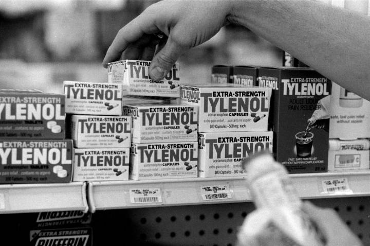 Today in Chicago History: Seven people who took cyanide-laced Tylenol capsules die within 24